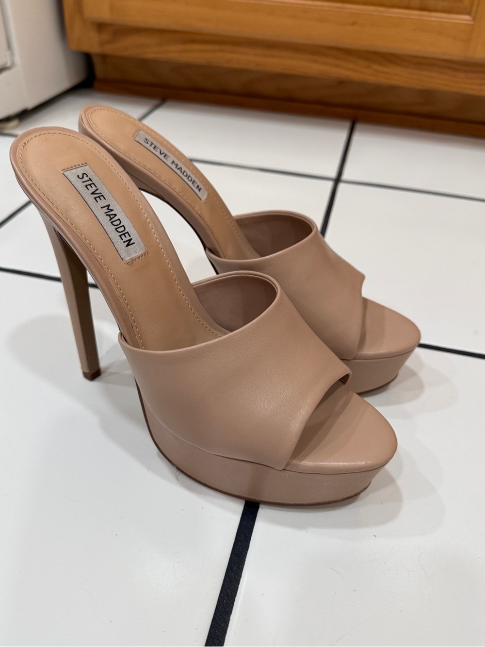 Steve Madden Nude Platform Mule Heels 6” Stiletto Y2K Bombshell - Picture 3 of 14
